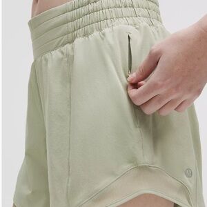 🌵Lululemon High Rise lined shorts 4” Size14